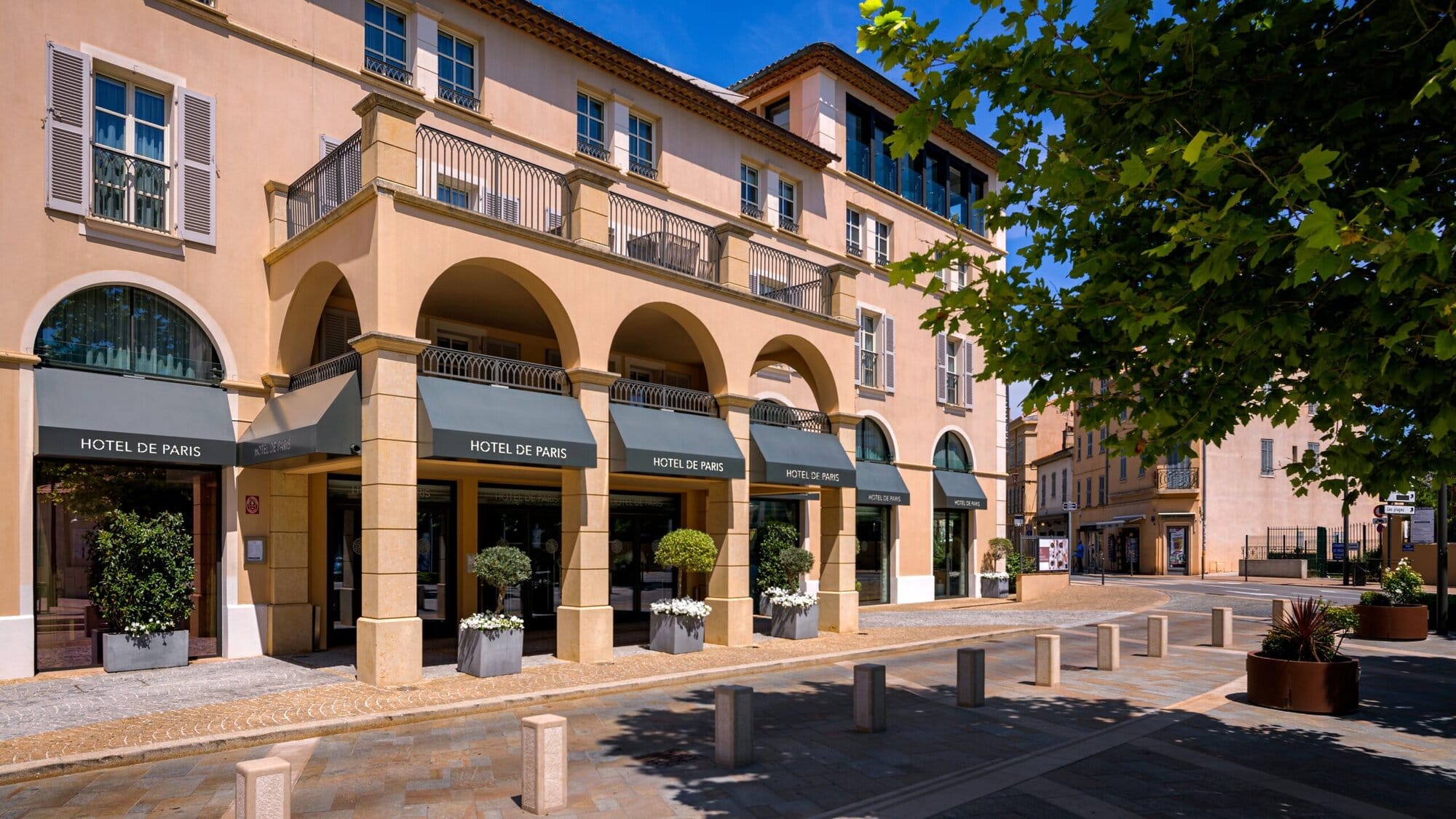 Hôtel historique à Saint-Tropez, Hôtel de Paris Saint-Tropez
