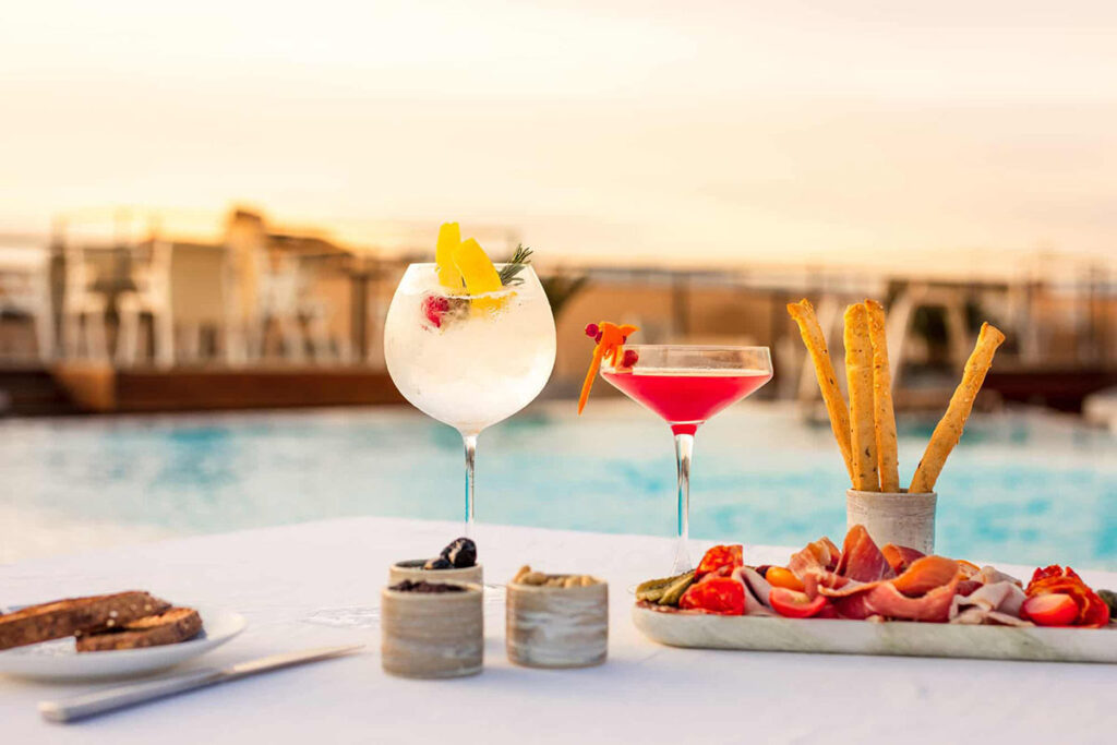 Cadeau Sain-Valentin : golden hour sur le rooftop de l'Hôtel de Paris Saint-Tropez